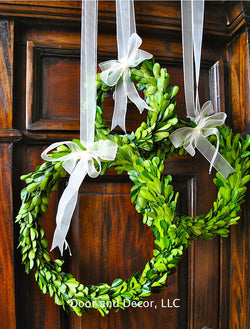 8" Preserved Boxwood wreath with Bow